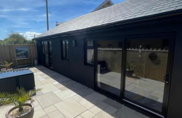 Bumblebee Barn, Luxury contemporary holiday home - Photo 15