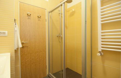 City Lights Apartment - Photo 23