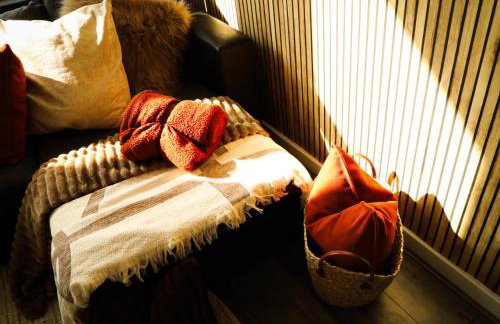 Bradford City Centre Walk To Trains, Dining, 65' Smart TV, Perfect For Working Professionals - Foto 25