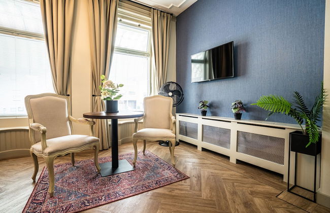 The Hogg House - Photo 5