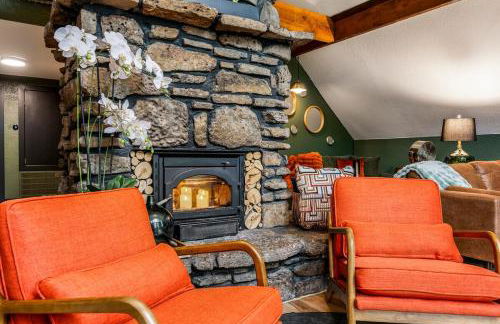 Modern A Frame Cottage - Photo 10