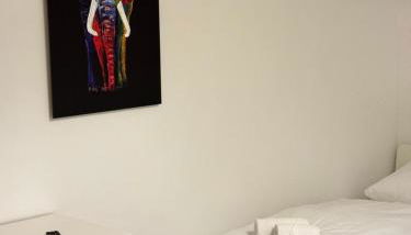 UZ Villa 11 - Laatzen 10 Minutes to Hannover Messe 140qm Modern Living Self-Check-In Wifi Parking - Foto 2