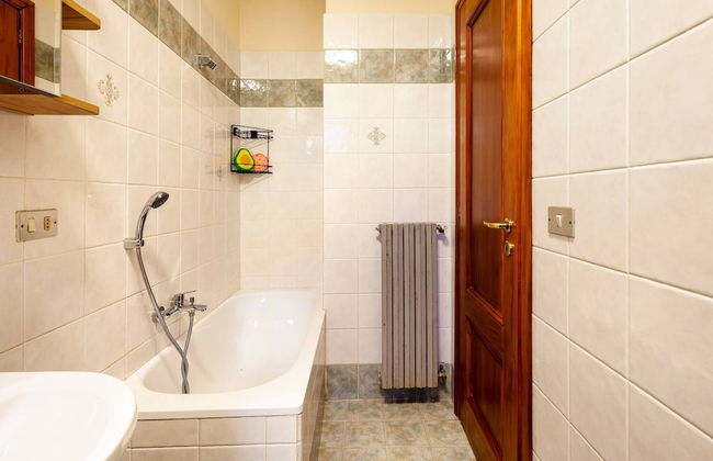 - The Artist Village - Photo 9