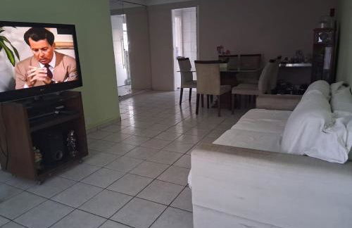 Apartamento amplo próximo à praias e ponto turísticos - Foto 2