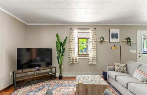 Modern decor, Hot Tub, Fire Pit, Grill, & Games - Foto 2