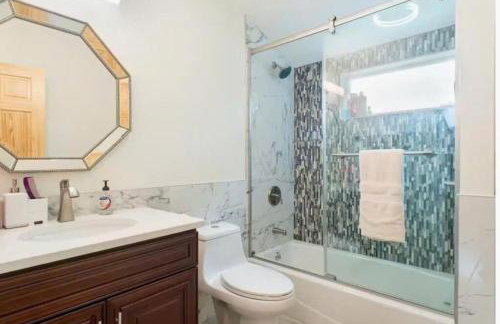 383 - 3BR Quincy - Chic House near Adams Park - Foto 60