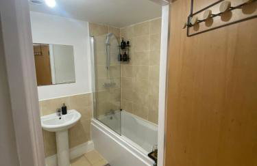 Modern 1-Bed Flat with Balcony - Foto 16