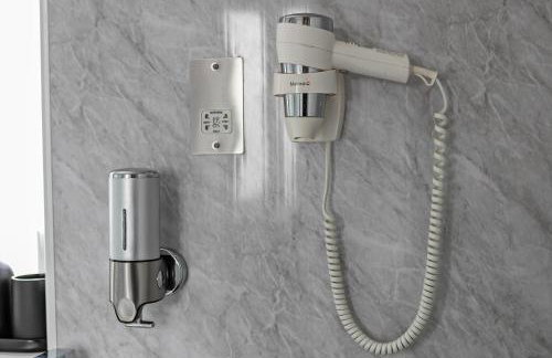 Contractors Dream~POOL TABLE~Close to Luton Airport~Three Double Bedrooms - Foto 22