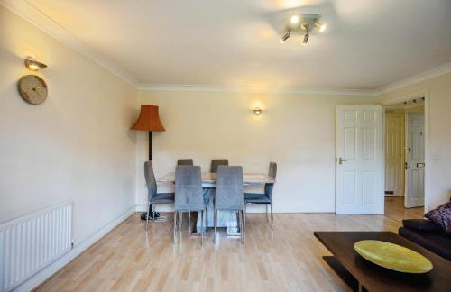 Spacious 2-Bed Family Flat in Wimbledon Near Tube - Foto 14