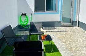 Amazing Blue House - Photo 14