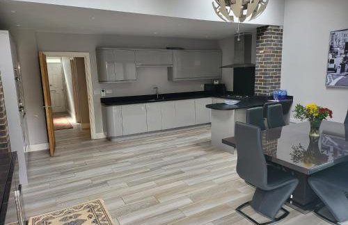 3 bedroom spacious house with parking - Foto 4