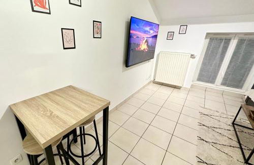 Spacieux & Charmant 2 chambres - Lyon Bron Eurexpo - Foto 3