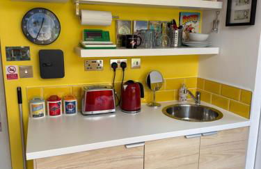 Cherry Cottage Retro Stay, Stourport-on-Severn - Foto 15