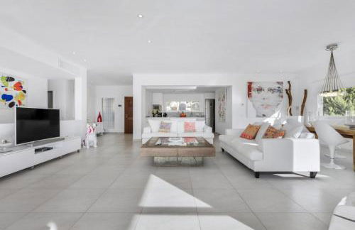 Elevated Living: 5 Br Villa in Ibiza City, 1275 - Foto 17