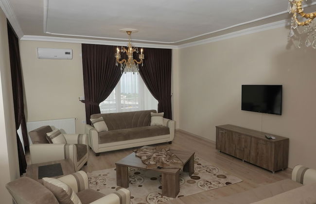 Royal Life Residence - Photo 21