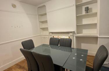 Redhill Gatwick Serviced Accommodation - Foto 15