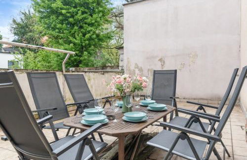 Tolles Design, hochwertig, Vollausstattung, 3 Zimmer, großes Bad & Gäste-WC, große Küche, 3 x Smart TV, 11 min zum Hbf Duisburg - Photo 31