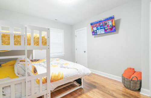 Winston Sleeps 16 - 2 Kitchens - Photo 12