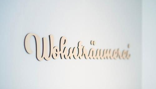 Stilvolles Apartment ruhig, 24-7 Self-Check in, WLAN top, Parkplatz an der Strasse, Bushaltestelle vor Haus - Foto 2