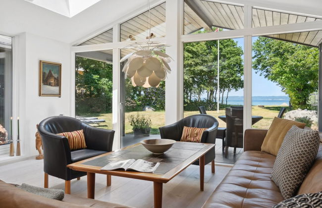 "Kennet" - 30m from the sea - Photo 20