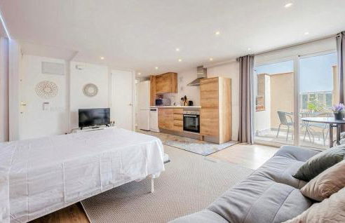 Amazing Apartment In Sant Pere De Ribes - Photo 15