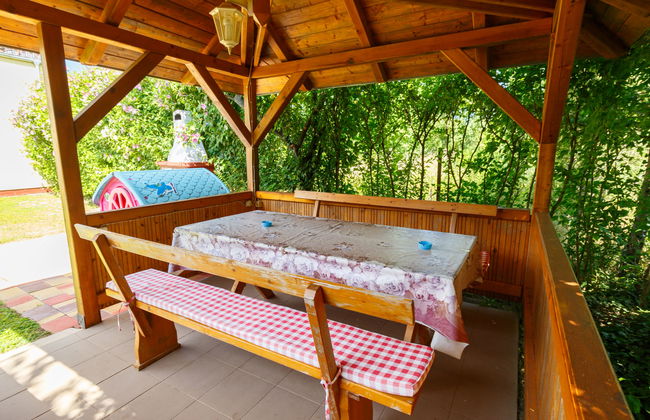 5 bedroom House in Siófok with private pool and garden - Photo 32