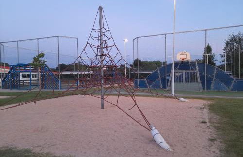 Mobil home camping les Charmettes 4 étoiles les MATHES en Charente Maritime prés du ZOO de la Palmyre 8 personnes tout confort 3 chambres 2salles de bains 2 WC Lave linge lave vaisselle Climatisation bien situé - Foto 31