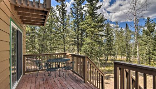 Woodsy Cabin Hideaway with Deck Hike, Fish, Escape - Foto 3