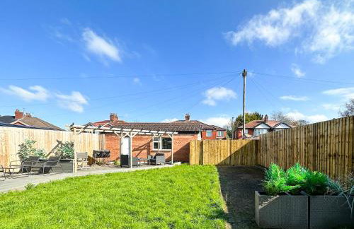 5BR Manchester Home Jacuzzi, Garden & Parking - Foto 43
