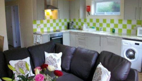 ROSE - 2 Bedroom Cottage - Photo 5