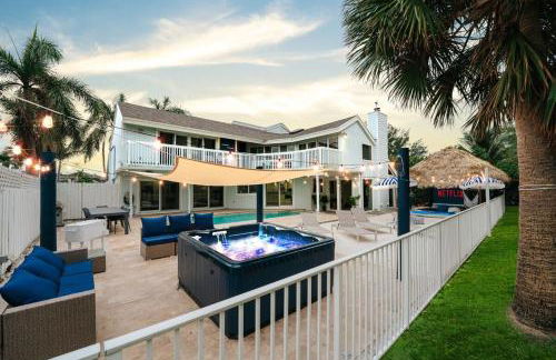 Beachfront Oasis w Htd Pool Cinema Game-Room Tiki - Foto 2