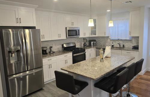 Stylish 3BR Retreat Near EWR Airport NYC Hub - Foto 18