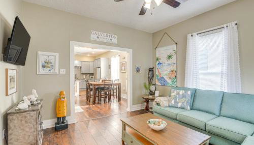 half Mi to Seawall! Family Home with Furnished Patio - Foto 3