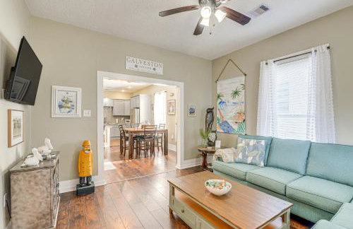 half Mi to Seawall! Family Home with Furnished Patio - Foto 3