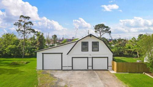 Sprawling estate with private pool and game room and guest house - Foto 3