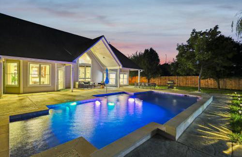 The Perfect Holiday Getaway 5BR 4BA with Pool and Hot Tub - Photo 44