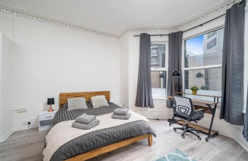 Modern 2Bed North London Flat by D3 Short Stay, Sleeps 6, Private Yard - Foto 1