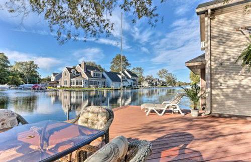 Waterfront Syracuse Home Deck, Fire Pit and Kayaks - Foto 21
