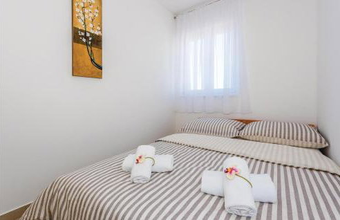 Six-Bedroom Holiday Home In Rogoznica - Foto 33