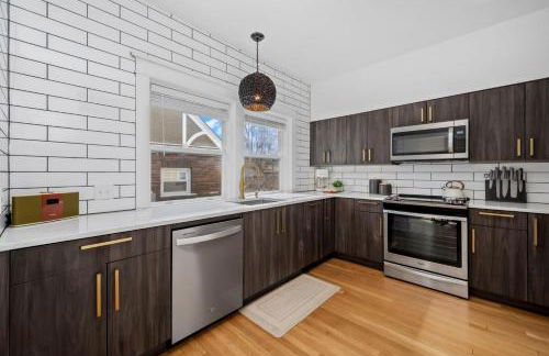 Campus Corner Retreat Two King Beds and Dog Friendly - Foto 10