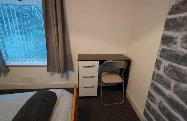 Brighouse 2 bedhouse central contractors welcome - Foto 20