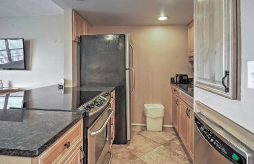 Beachfront St Petersburg Condo with Community Pool! - Foto 9