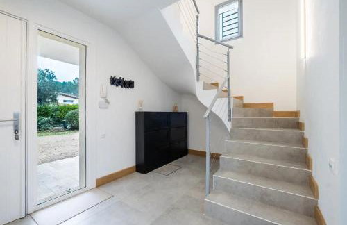 Villa contemporaine 170 m2 havre de paix piscine - Foto 2