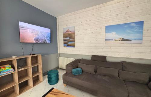 Embruns maison spacieuse rénovée 5 ch 3 sdb 2 WC belle terrasse aménagée barbecue à 250 m de la plage en plein centre d' Arromanches au coeur des plages du débarquement, proximité de Bayeux - Foto 16