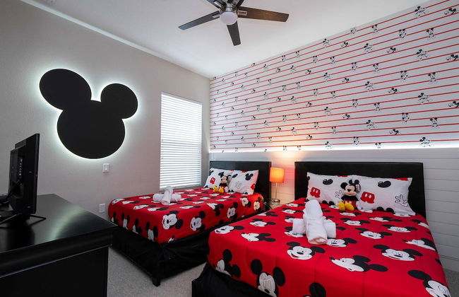 Modern Chic Home Mickey and Toy Story Rooms - Foto 1
