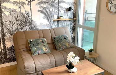 Studio Chic & Balcon - Hypercentre - Gare - Metro - Foto 7