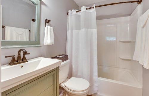 Chippewa Lake Cottage with Fire Pit! - Foto 14