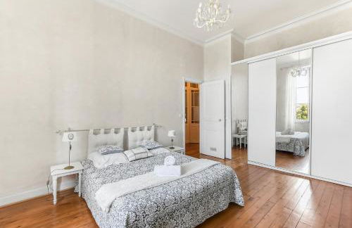 Les Bellevue Cité "3 Apartments, 1 with Garden & Private Parking, Aircon, WiFi, Free Public Car Park, 1 km from Cité" - Foto 58