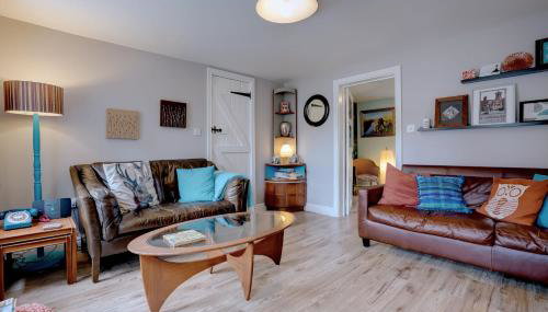 Charming Flint Cottage Near the Beach - Foto 3