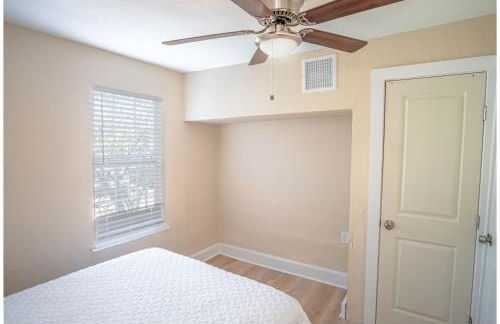 3 Br/1 BA Remodeled Home Near Downtown - Foto 30